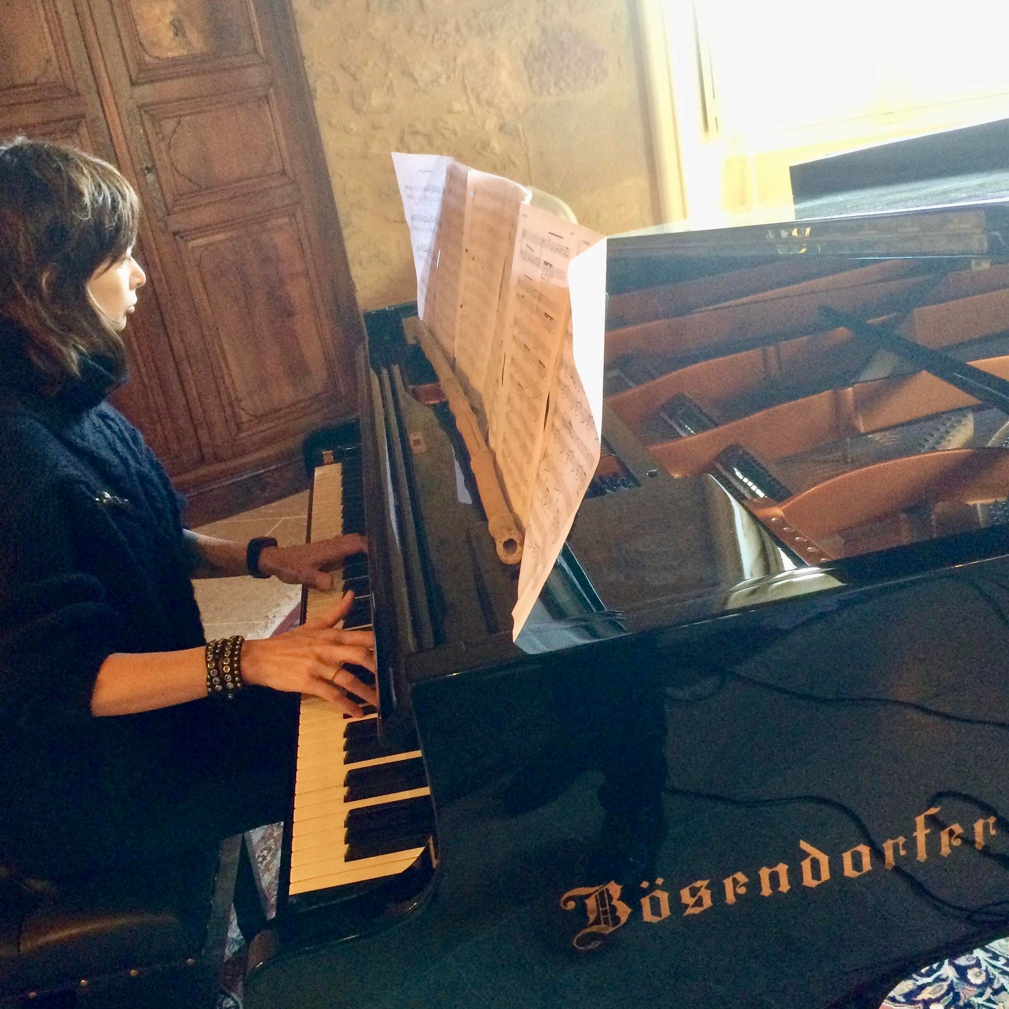 Vkgoeswild - Vika Yermolyeva - The metal pianist